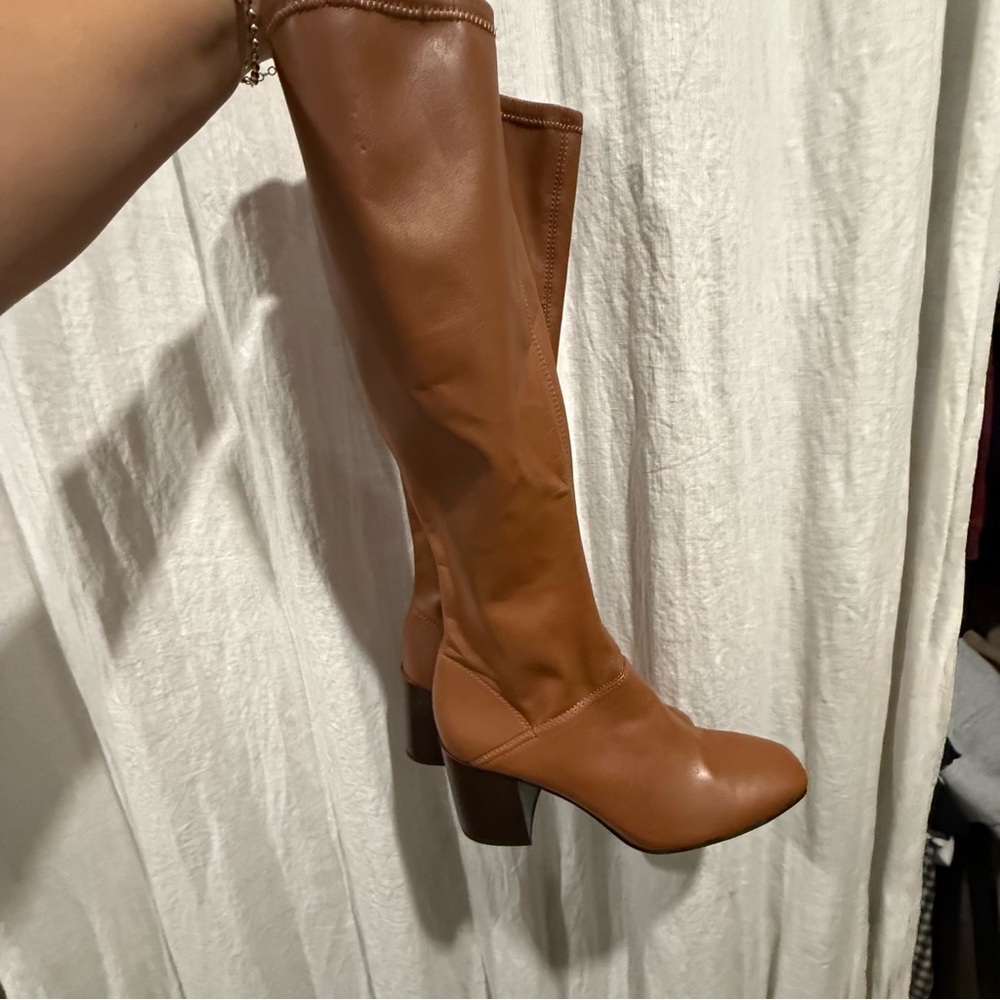 Franco Sarto Womens Tribute Knee High Heeled Boot | 7.5 in Sadle